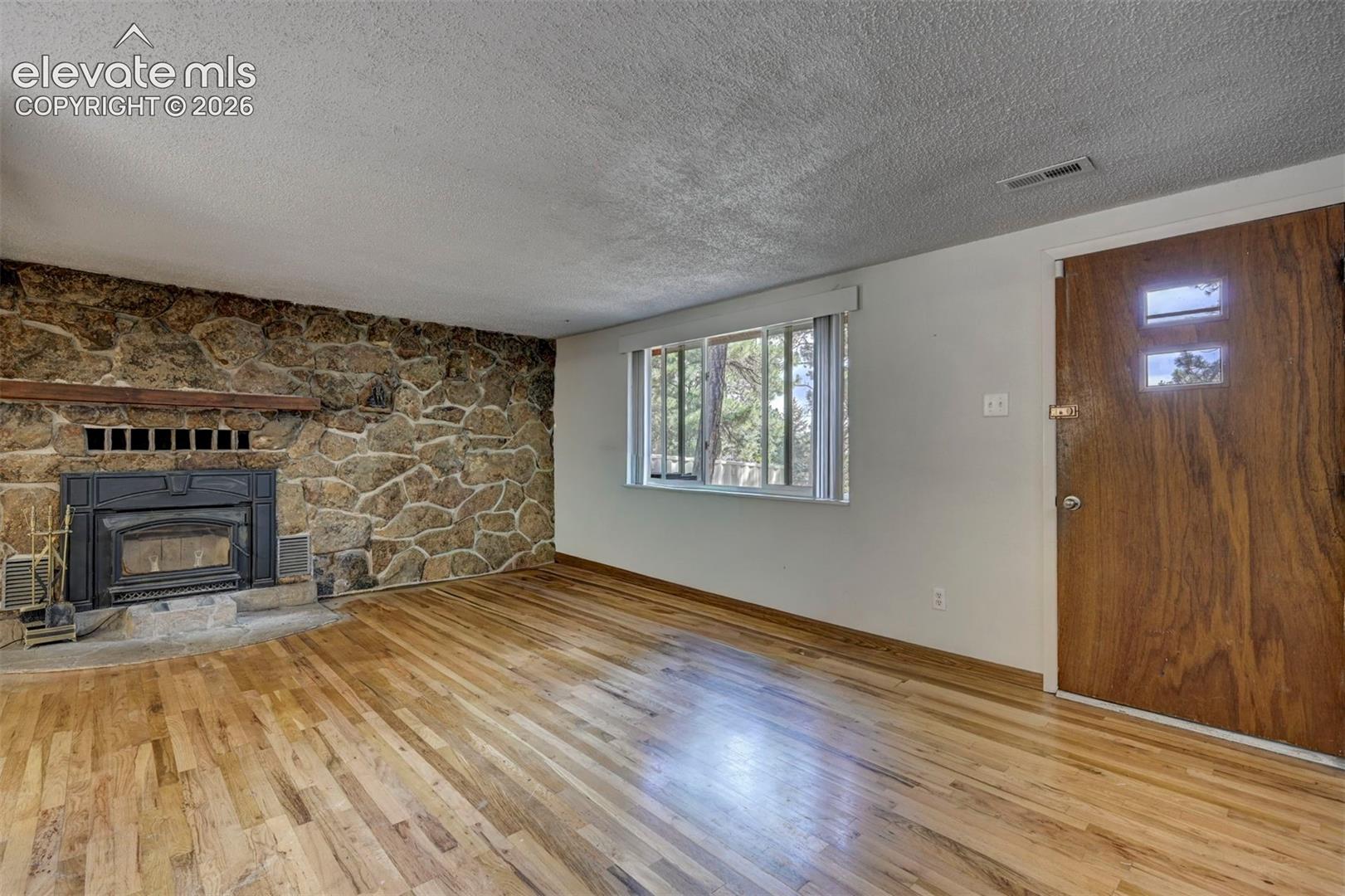 10689 Charles Lane