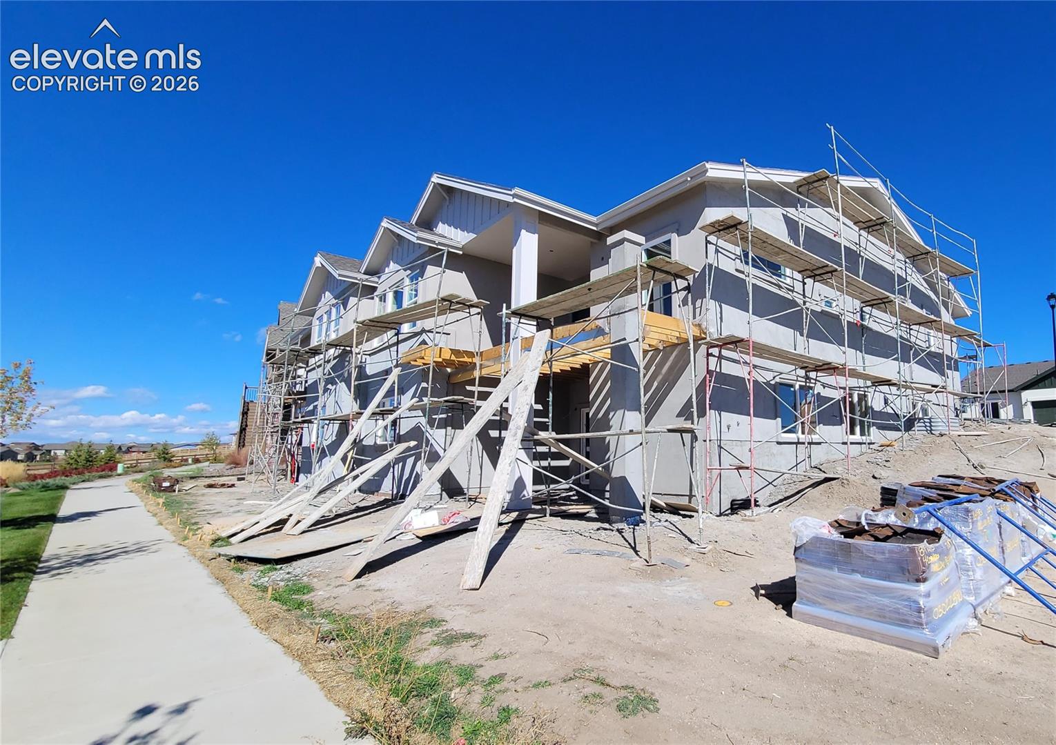 9452 Simper Heights