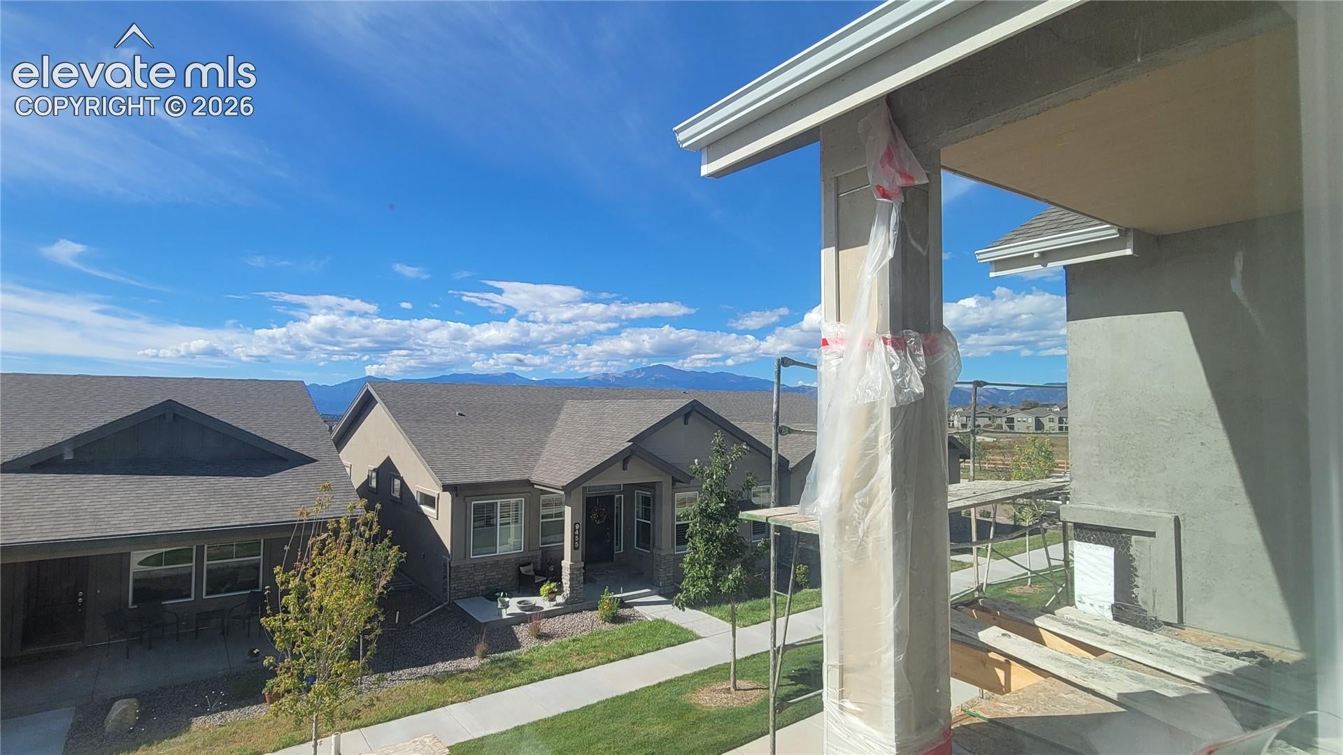 9452 Simper Heights