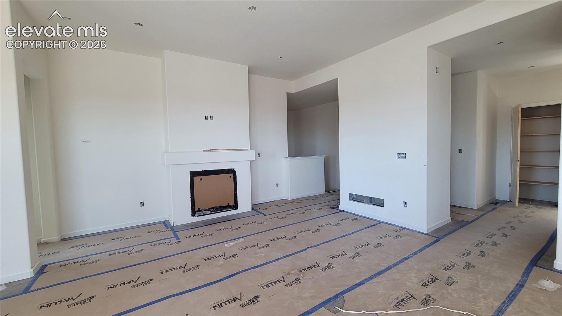 9452 Simper Heights