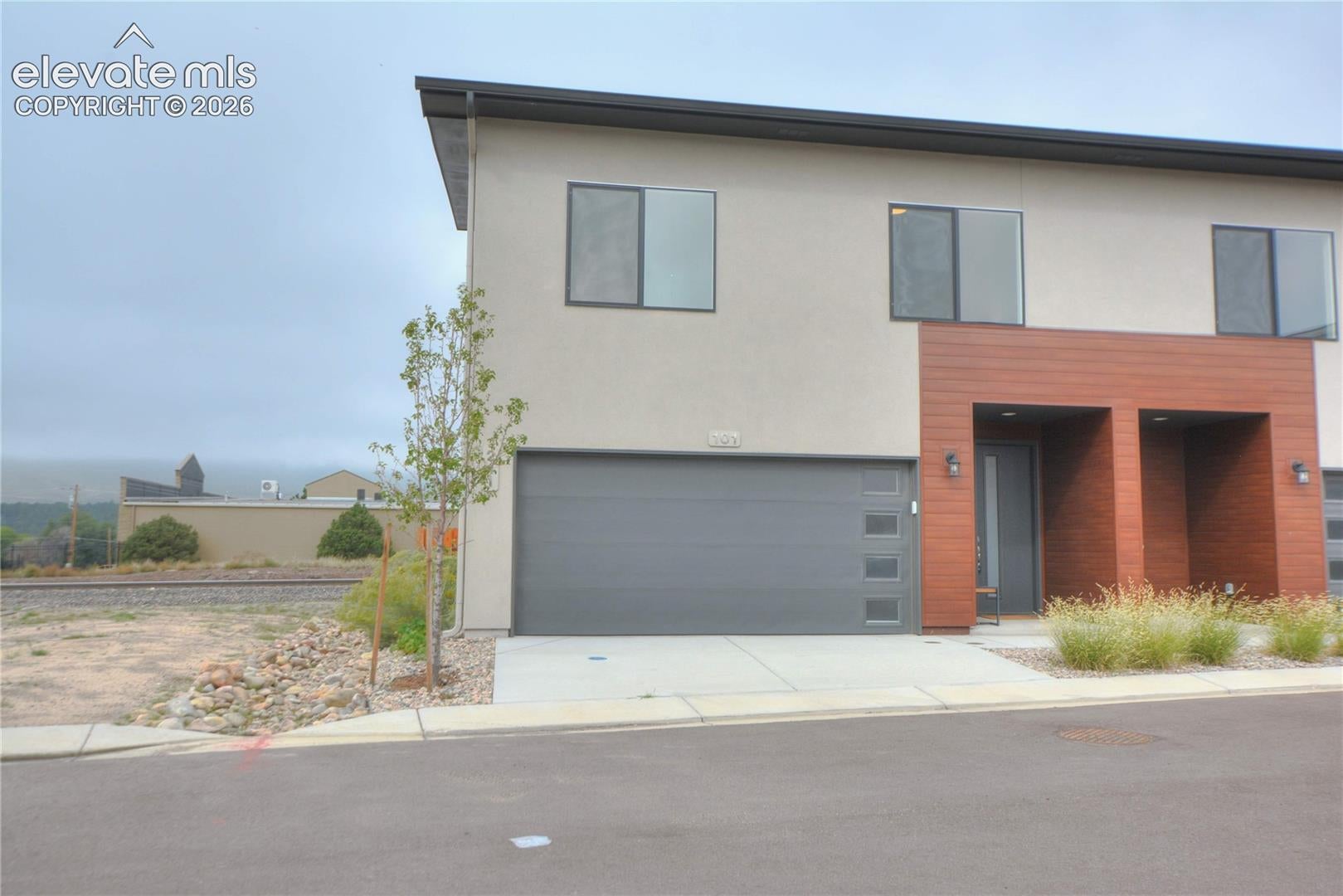 241 Front Street 101
