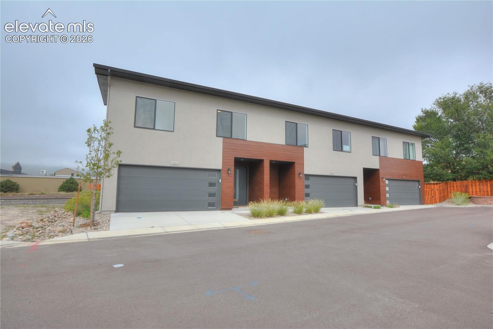 241 Front Street 101