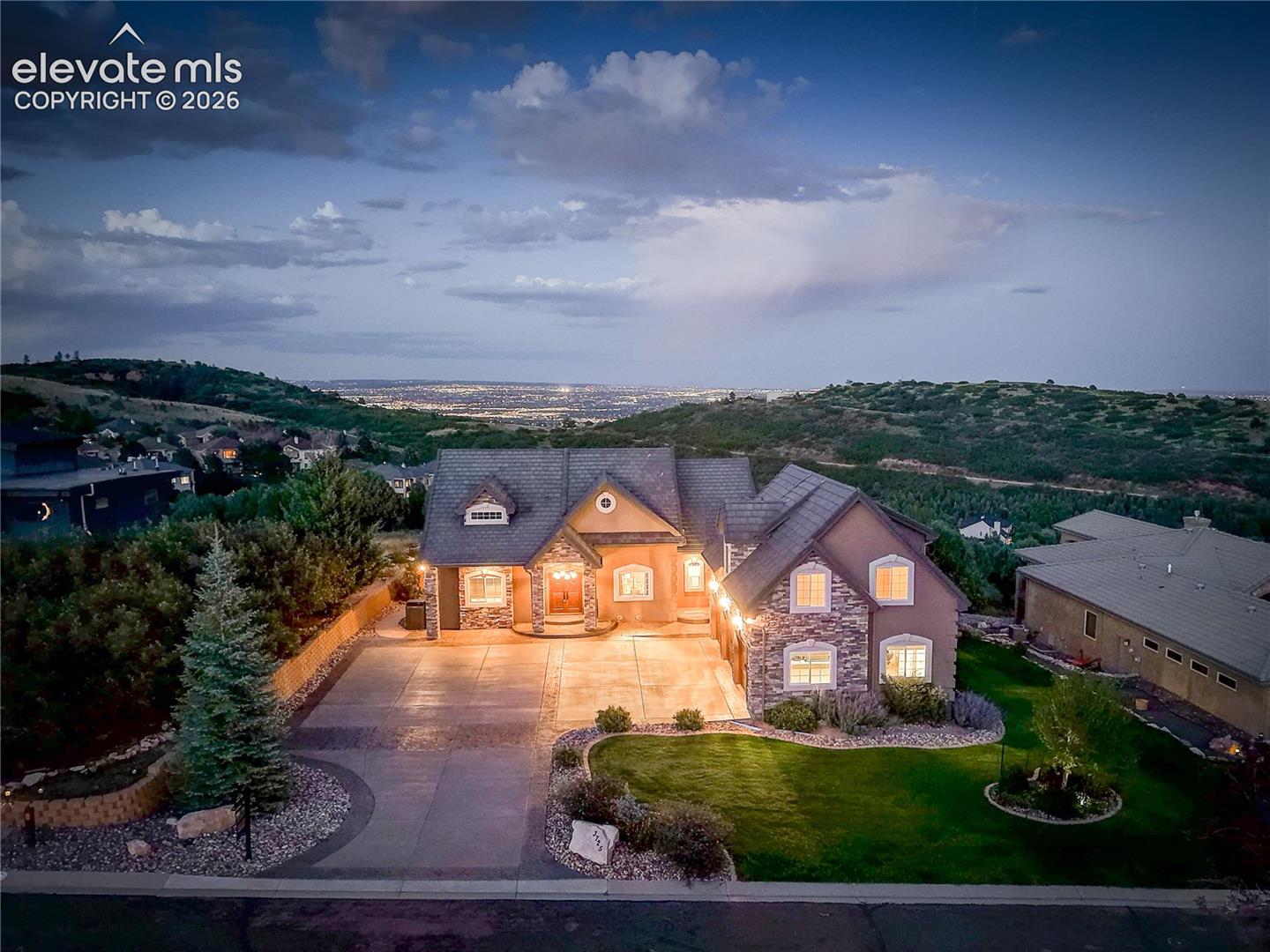 3725 Twisted Oak Circle