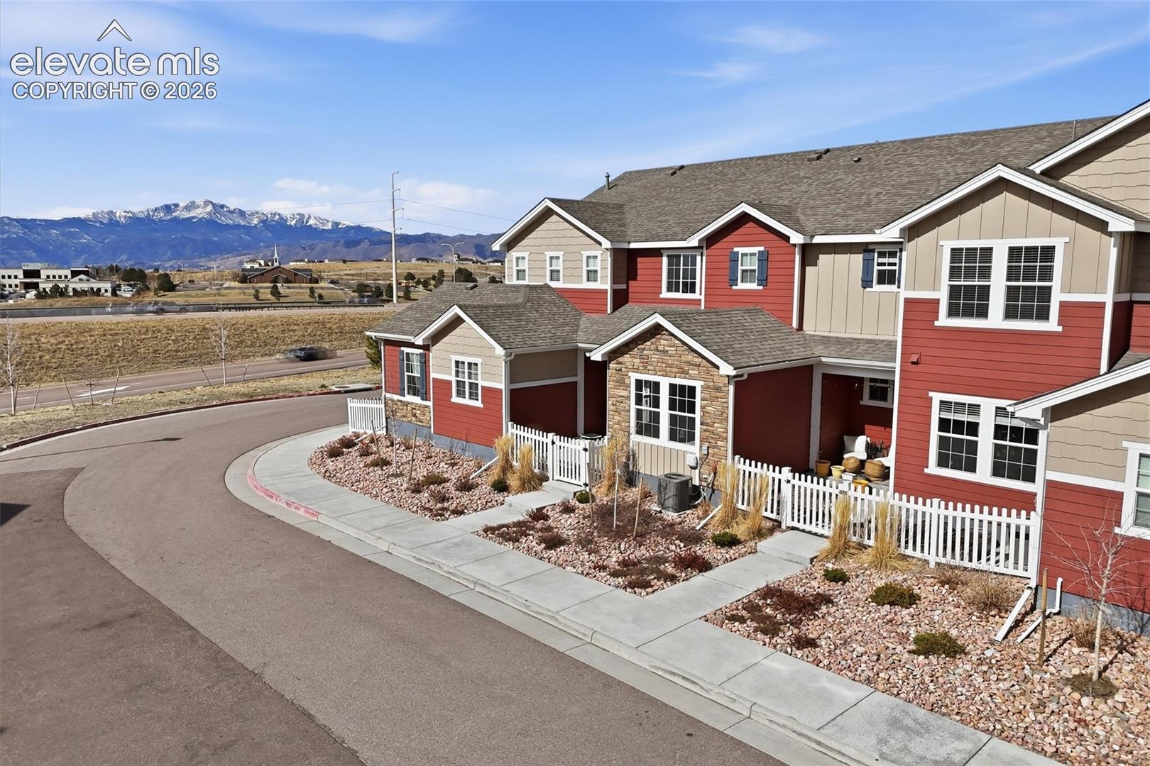 5230 Mountain Vista Heights