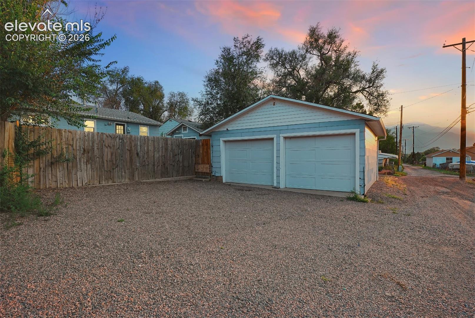 1220 E Fountain Boulevard