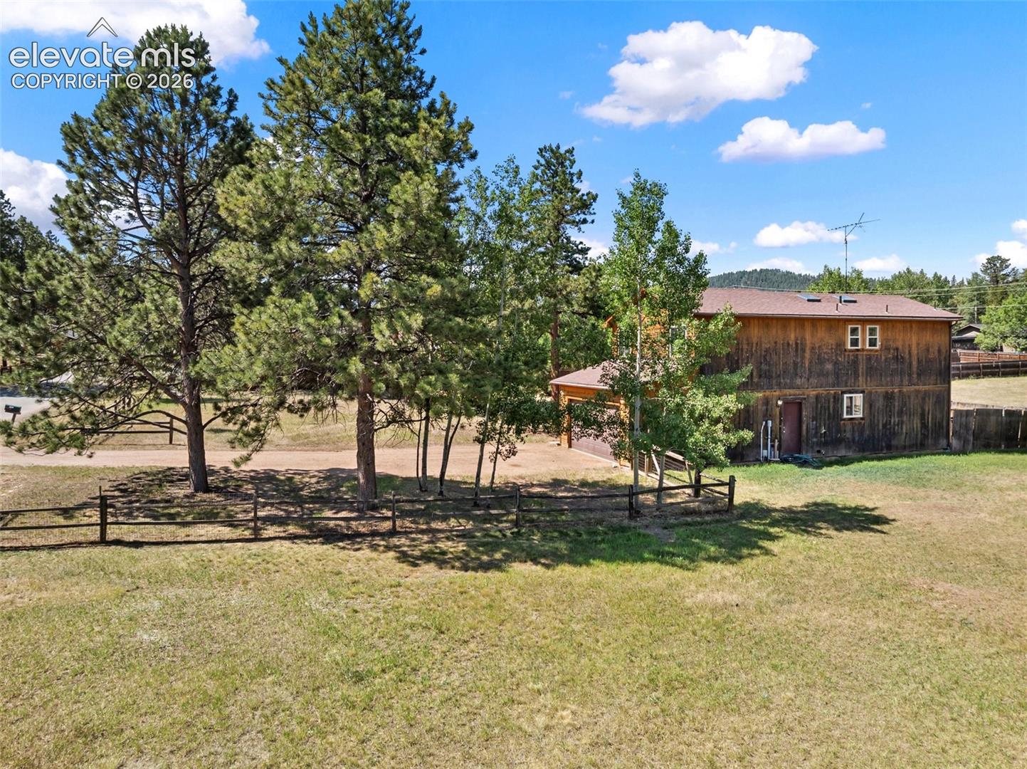 1400 Blackfoot Trail