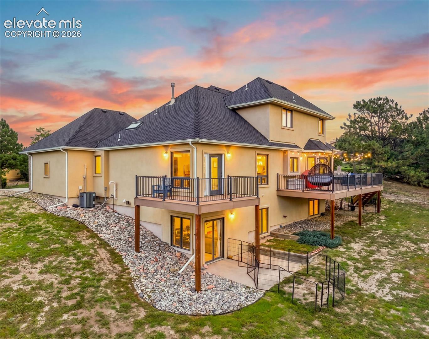 945 W Caribou Drive