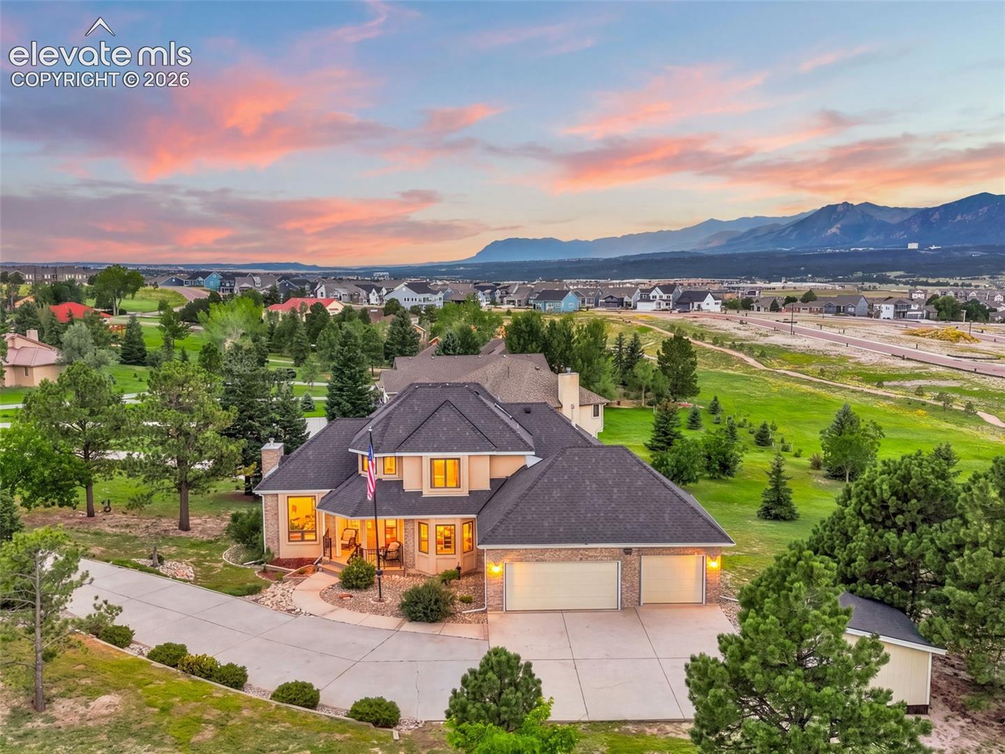 945 W Caribou Drive