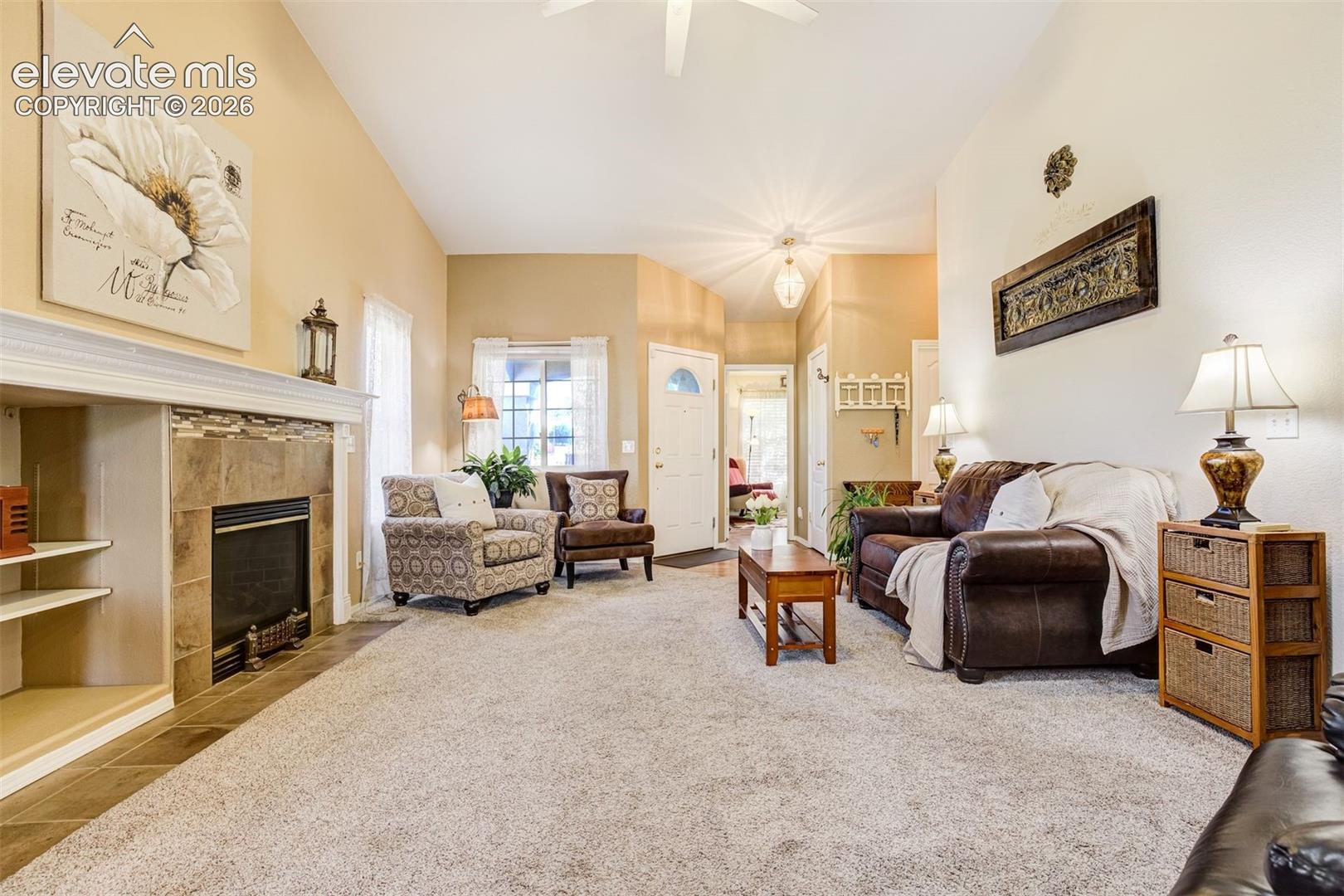 5844 Pioneer Mesa Drive