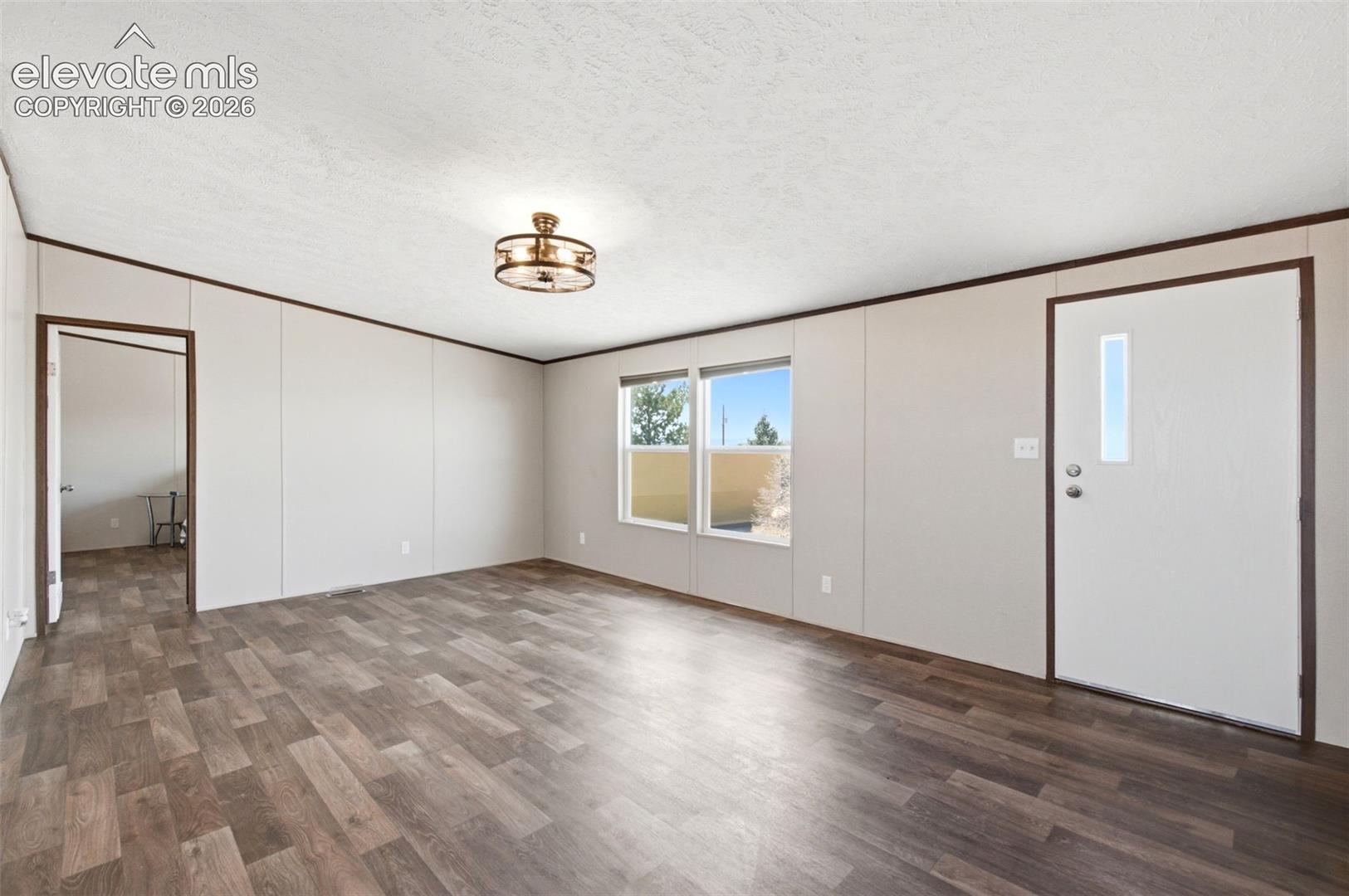 21425 Oak View