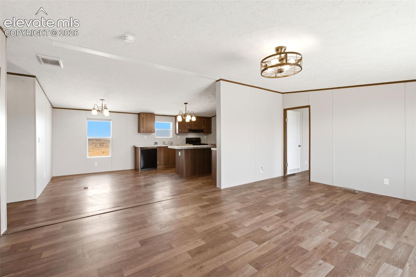 21425 Oak View