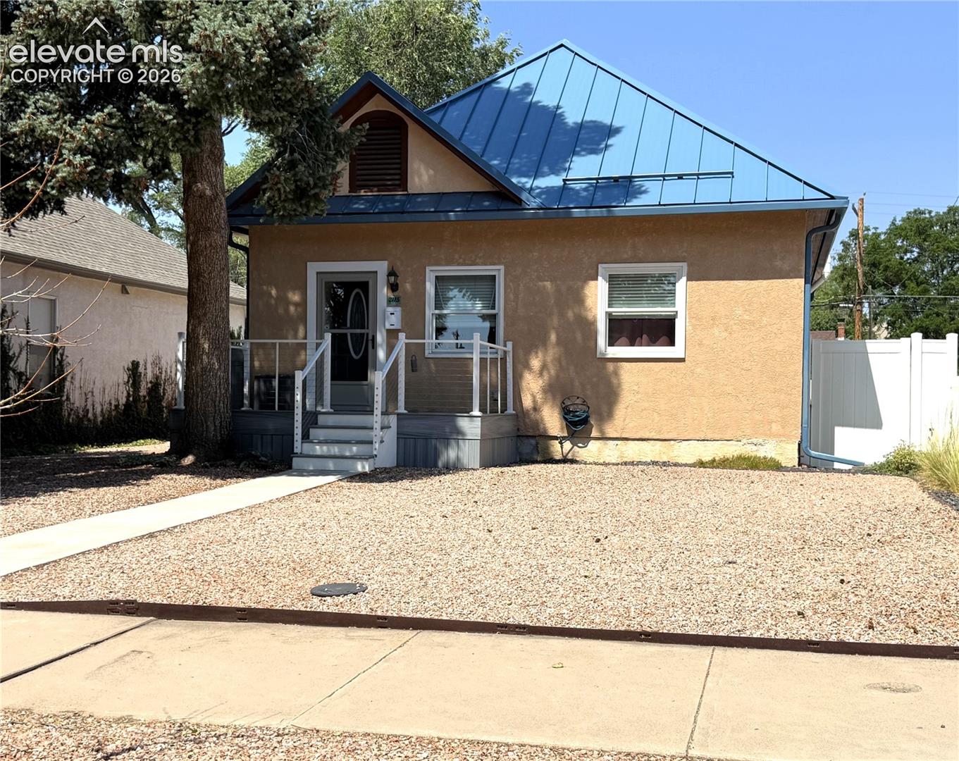 2115 Court Street