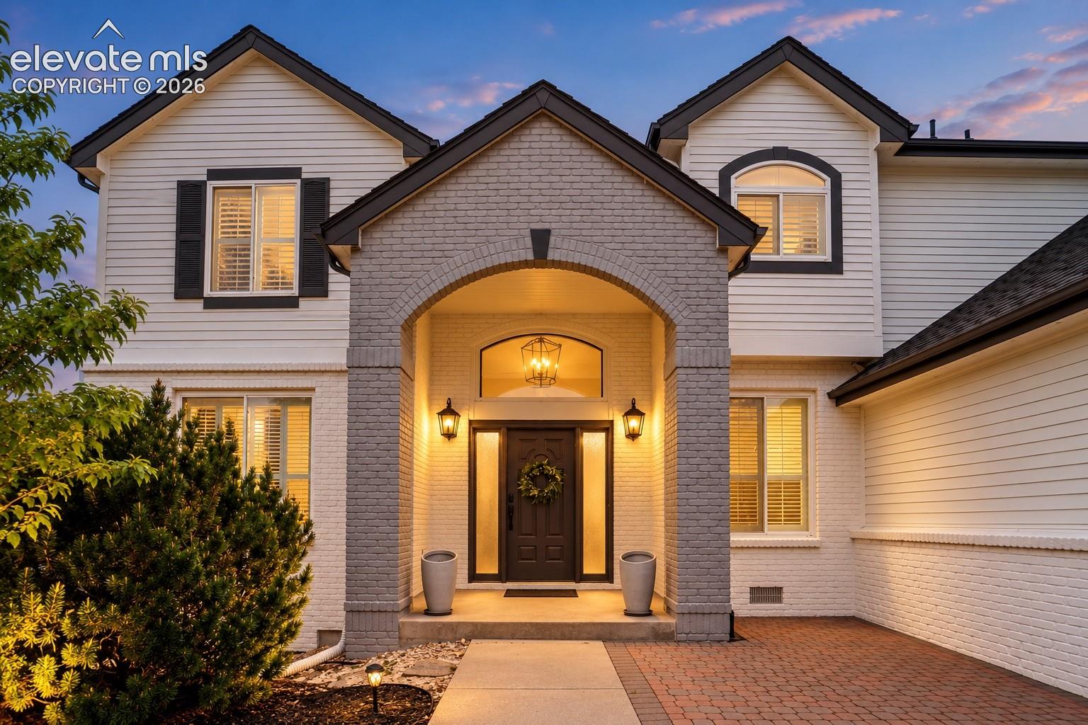 327 Ingleton Court