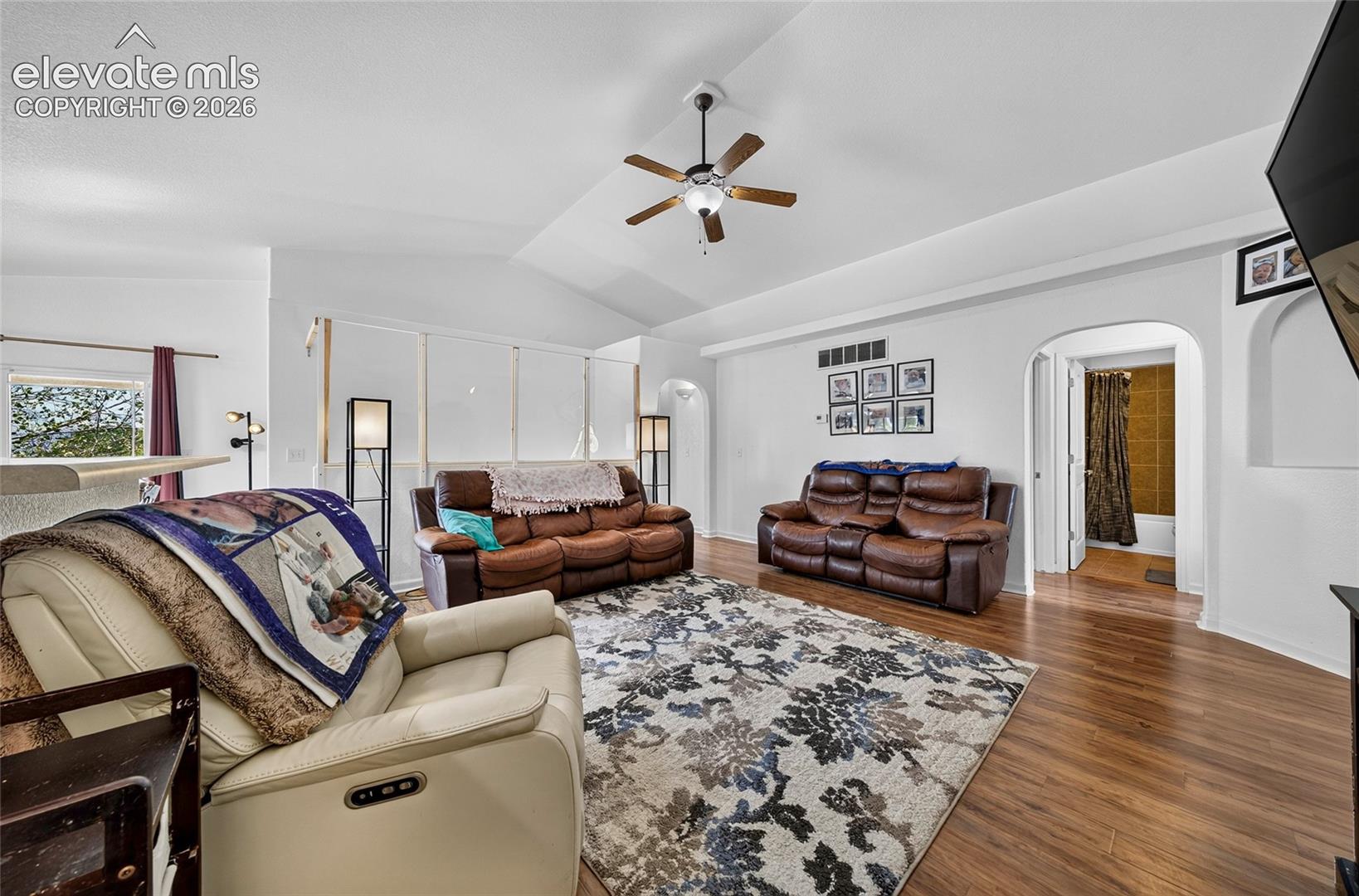 358 W Golden Eagle Way