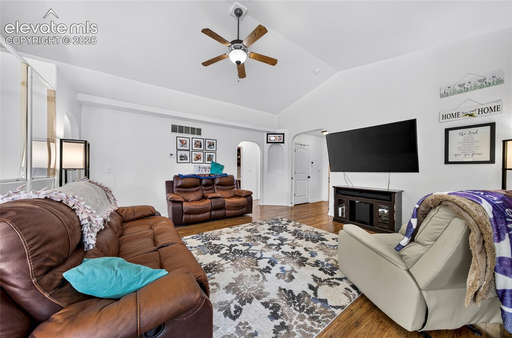 358 W Golden Eagle Way
