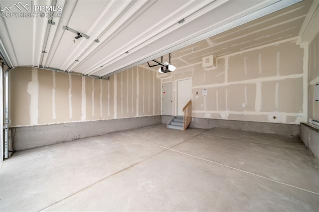 5812 Bowerman Lane