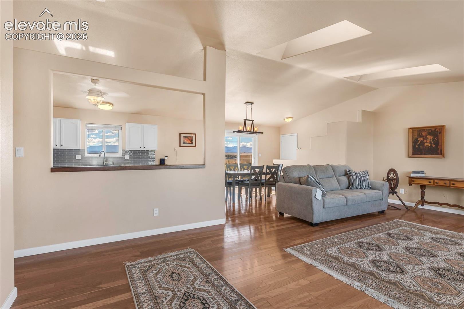 1172 W Bella Casa Drive