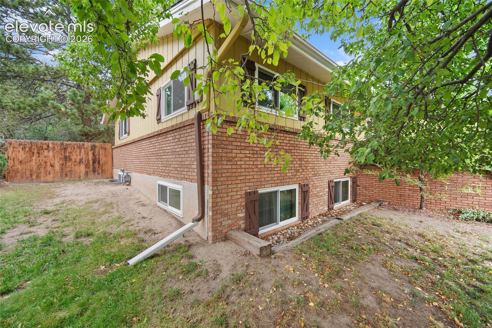 2728 Flintridge Drive