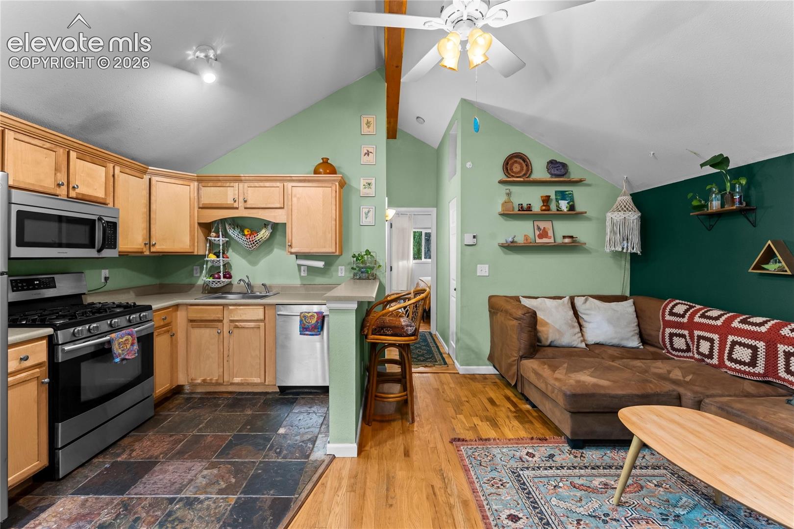 10 Narrows Road