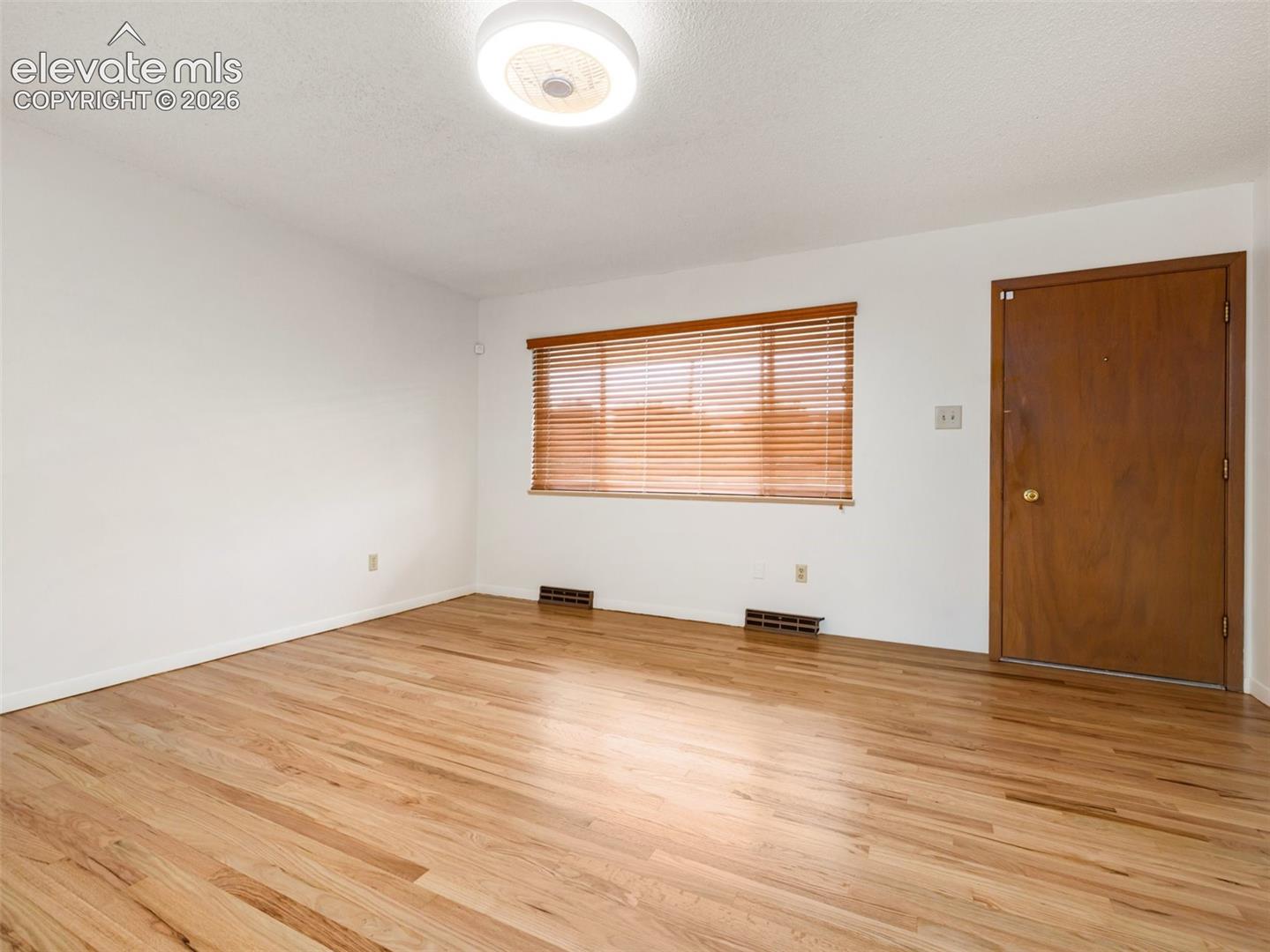 321 W Adams Avenue