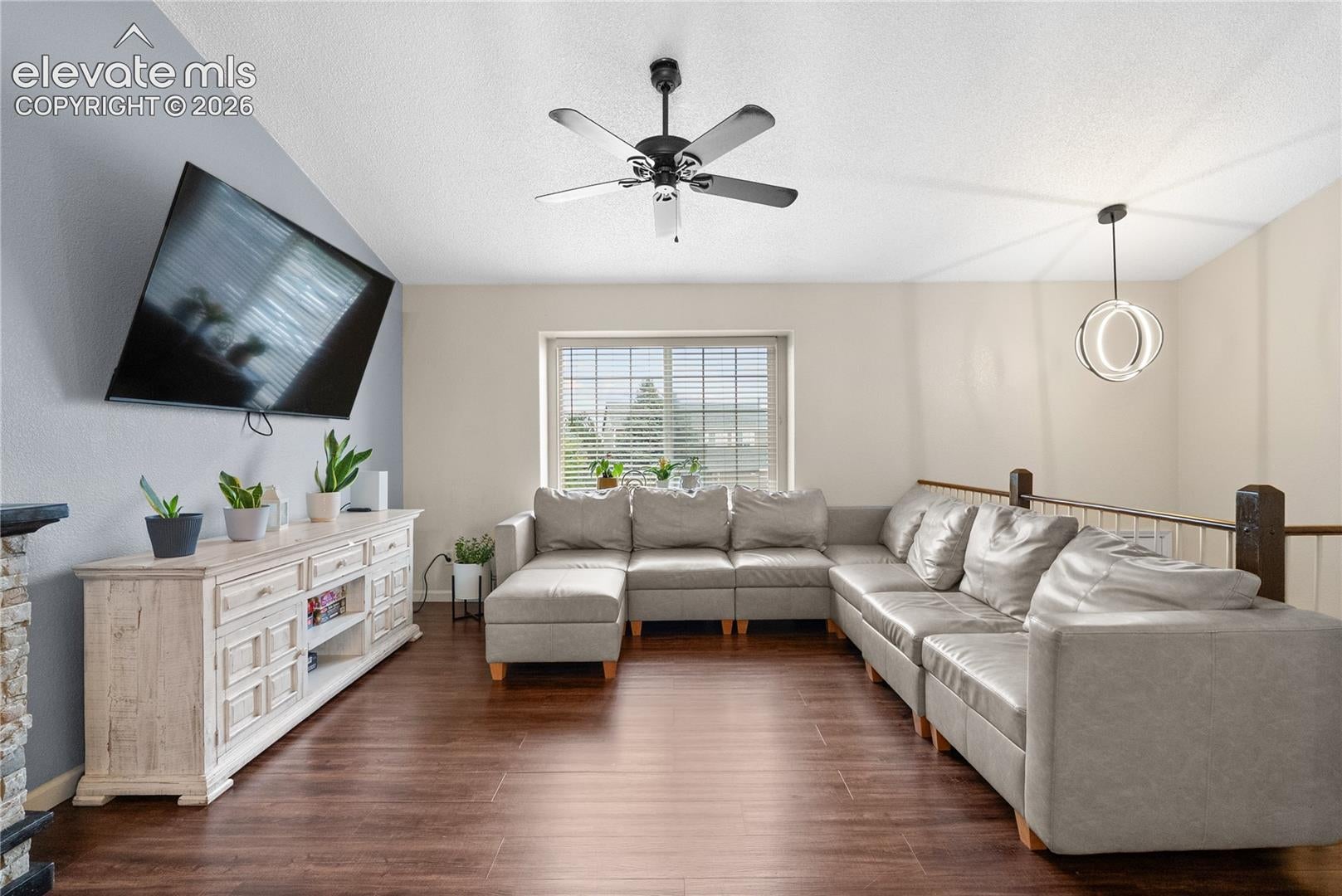 2524 Weyburn Way