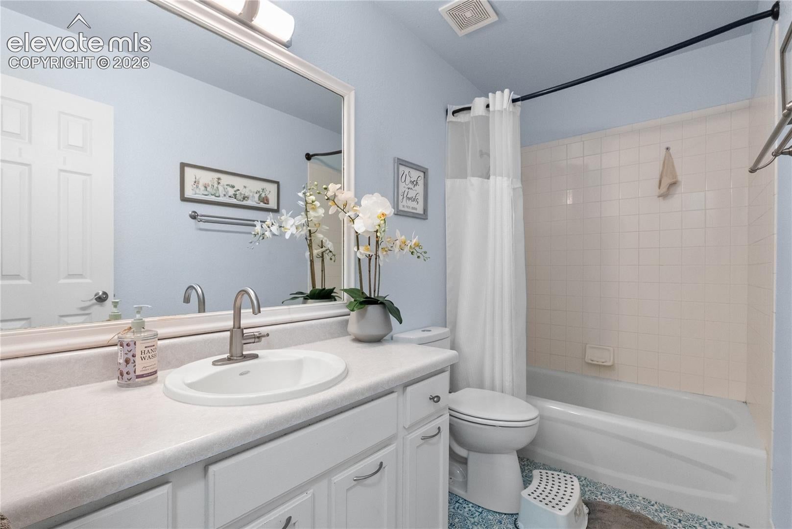 2524 Weyburn Way