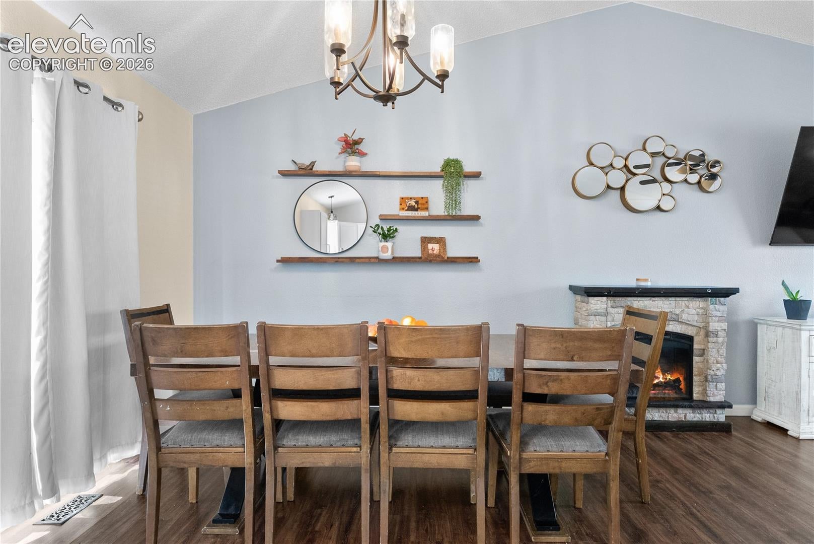 2524 Weyburn Way
