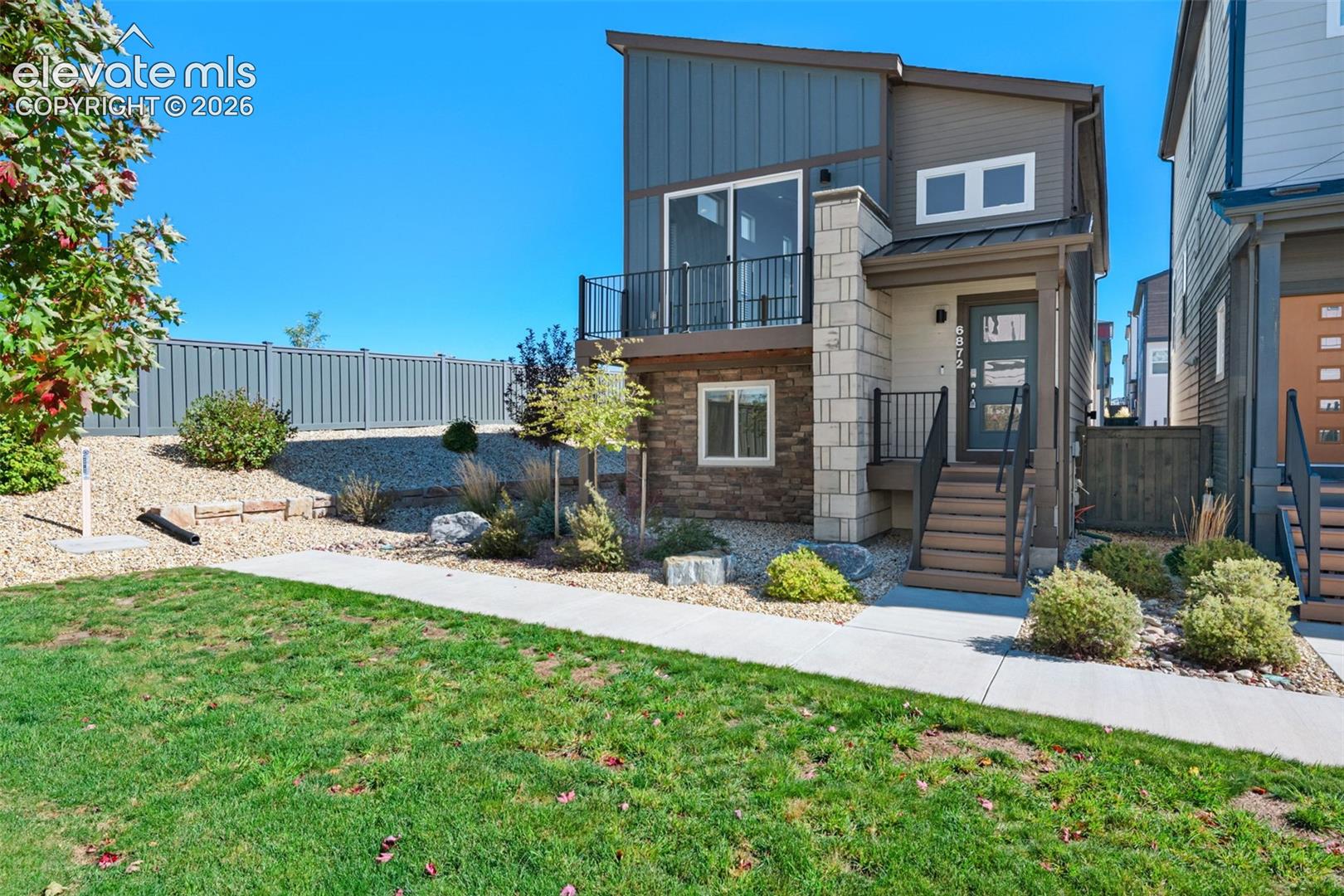 6872 Lily Mountain Lane