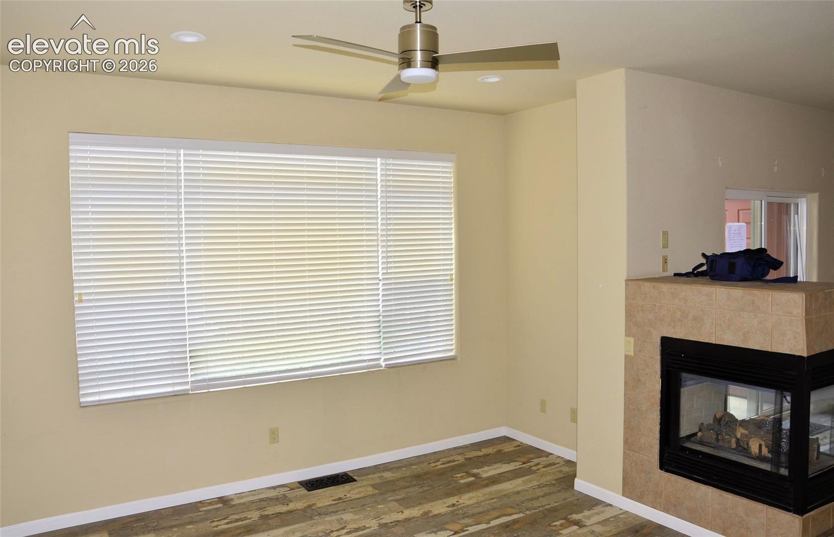5445 Prominence Point 5