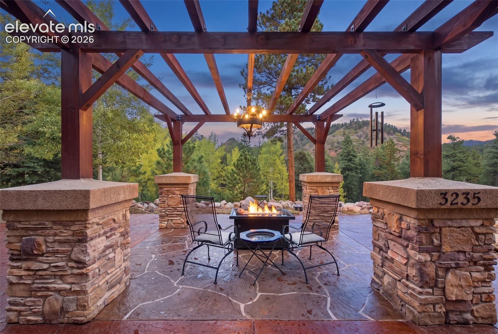 609 Crystola Court