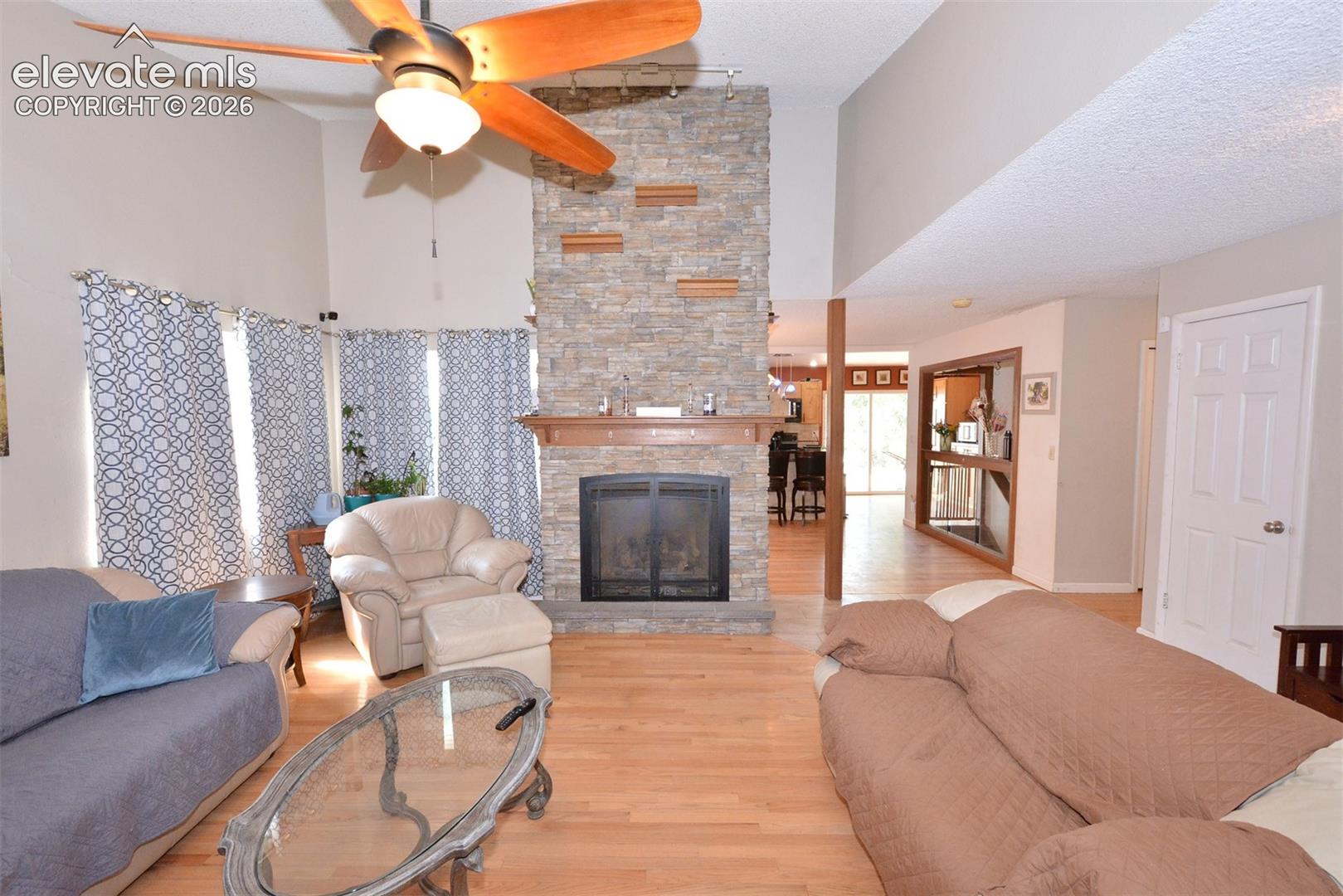 647 Red Cliff Road