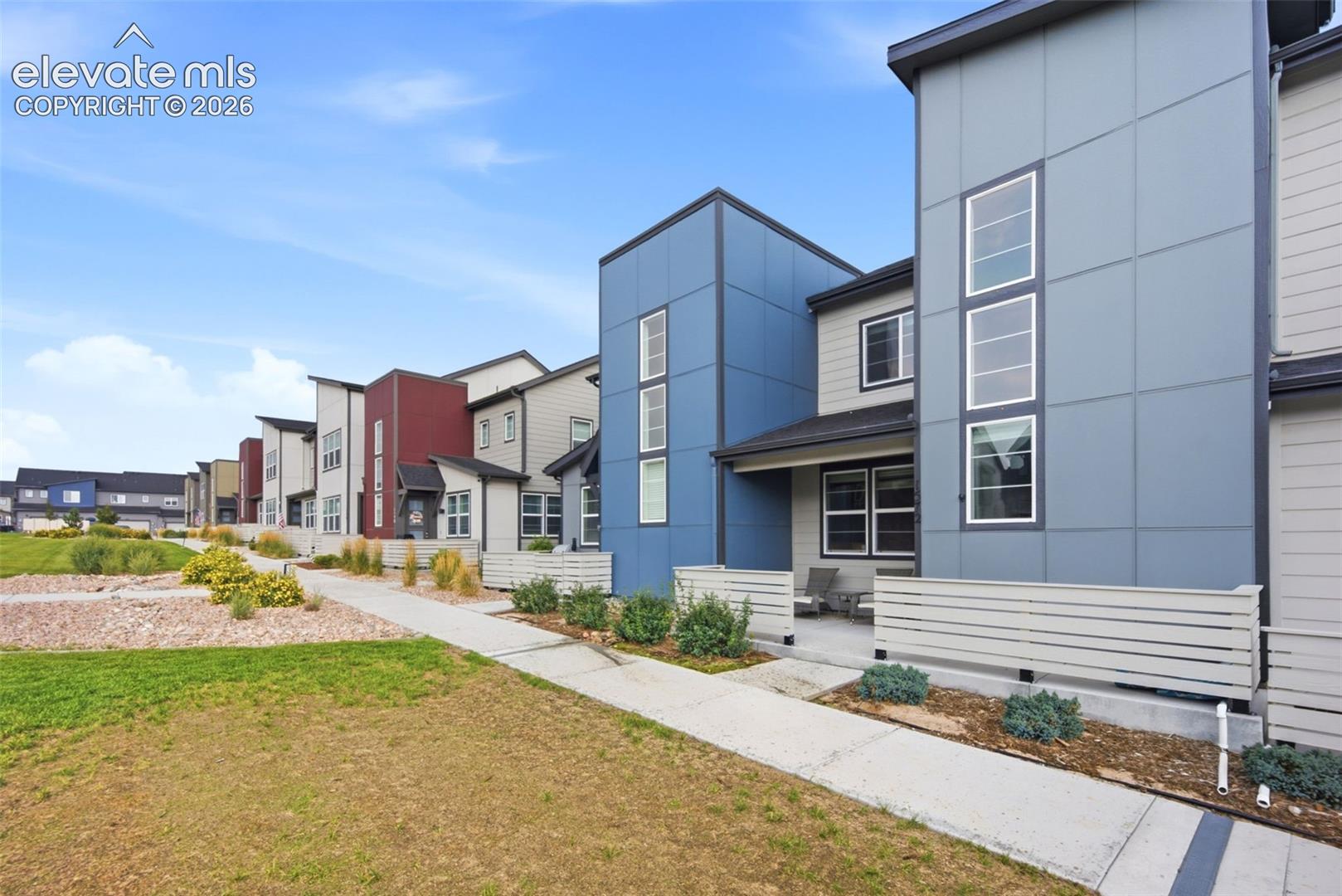 1572 Rose Quartz Heights