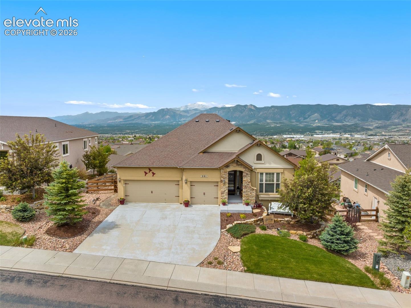 201 Kettle Valley Way
