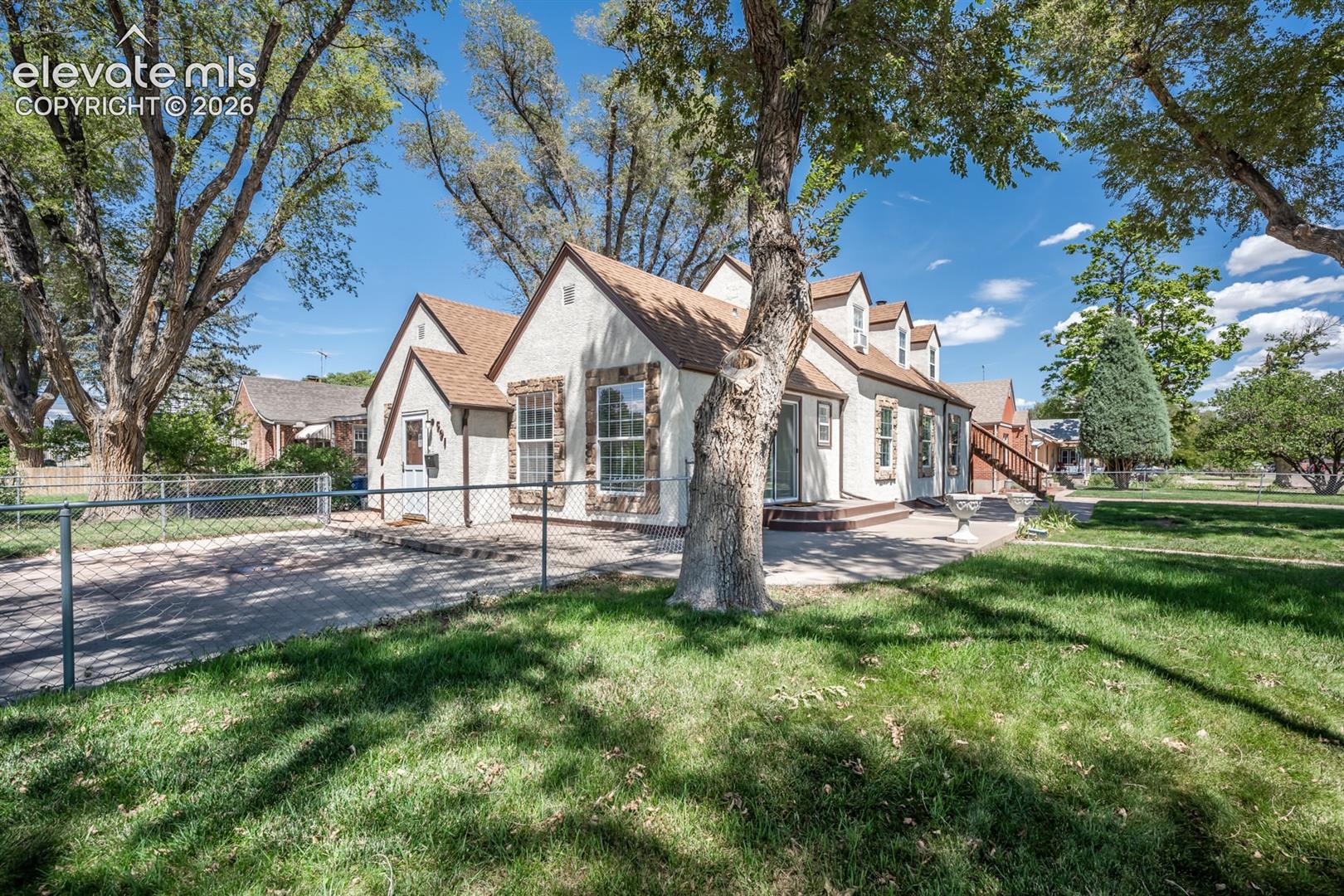 601 W Pitkin Avenue