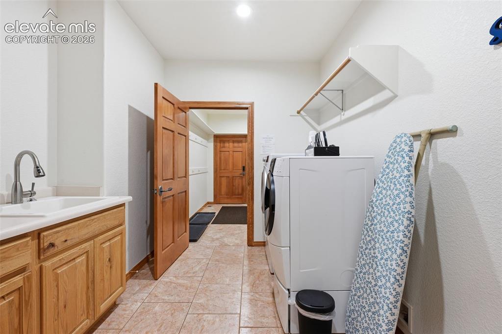 4415 Hidden Rock Rd, Colorado Springs, CO, 80908, USA, 6 Bedrooms Bedrooms, ,5 BathroomsBathrooms,Residential,Active,4415 Hidden Rock Rd,4524737