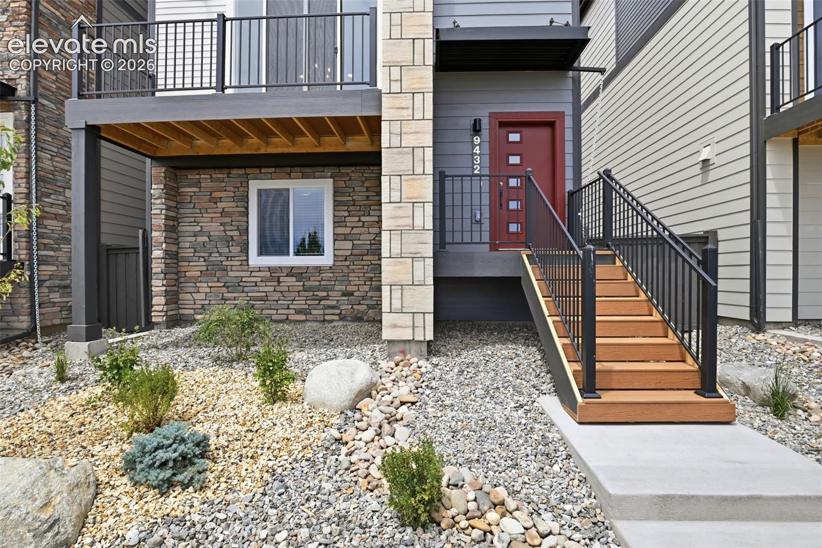 9432 Traveler Terrace
