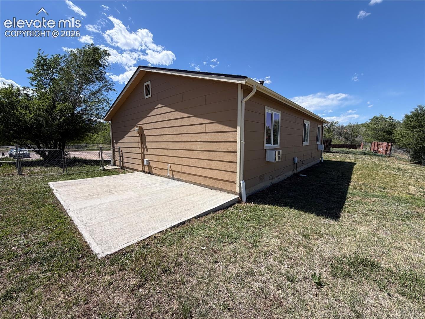 1985 Tanager Way