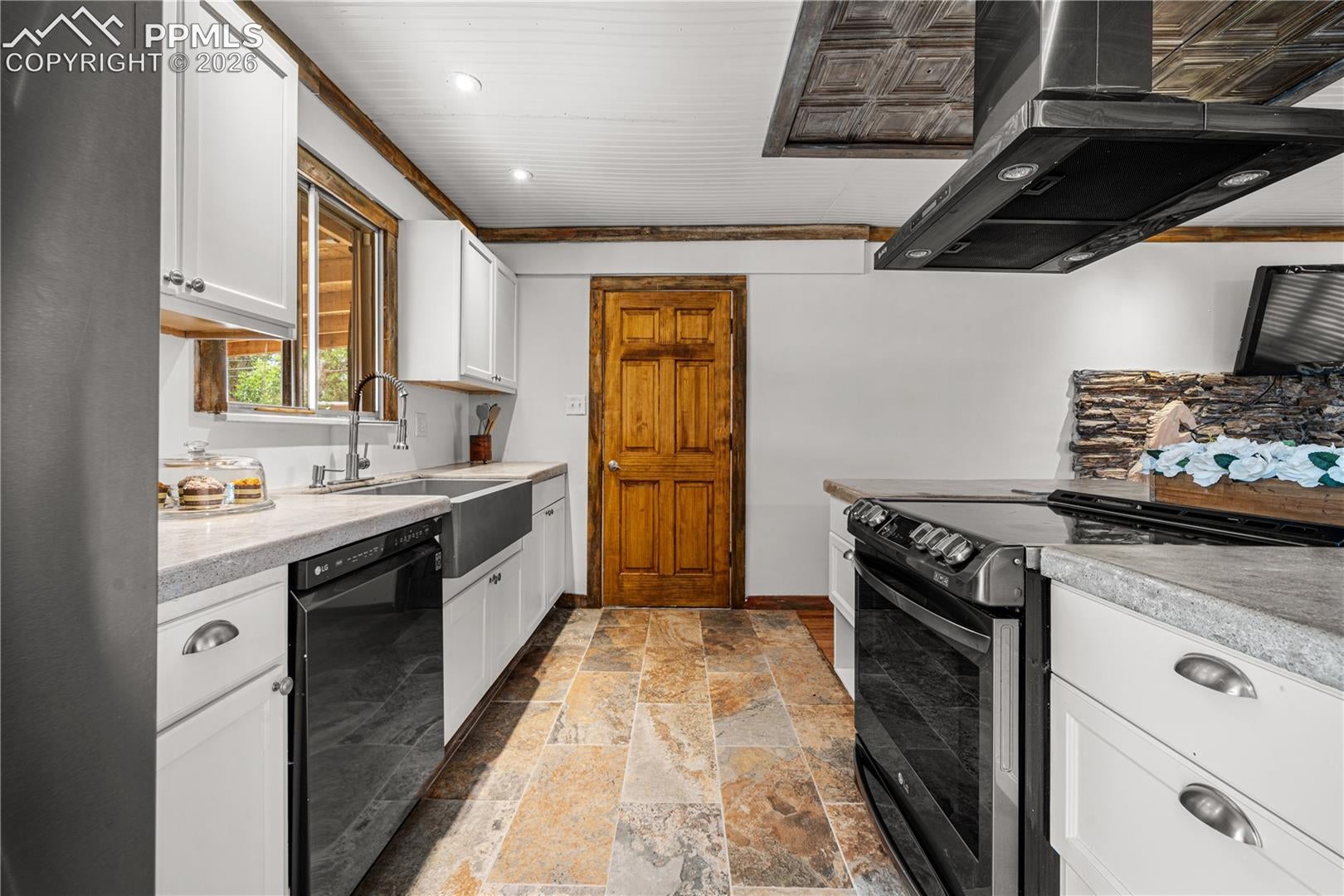 11 Macnaughton Road