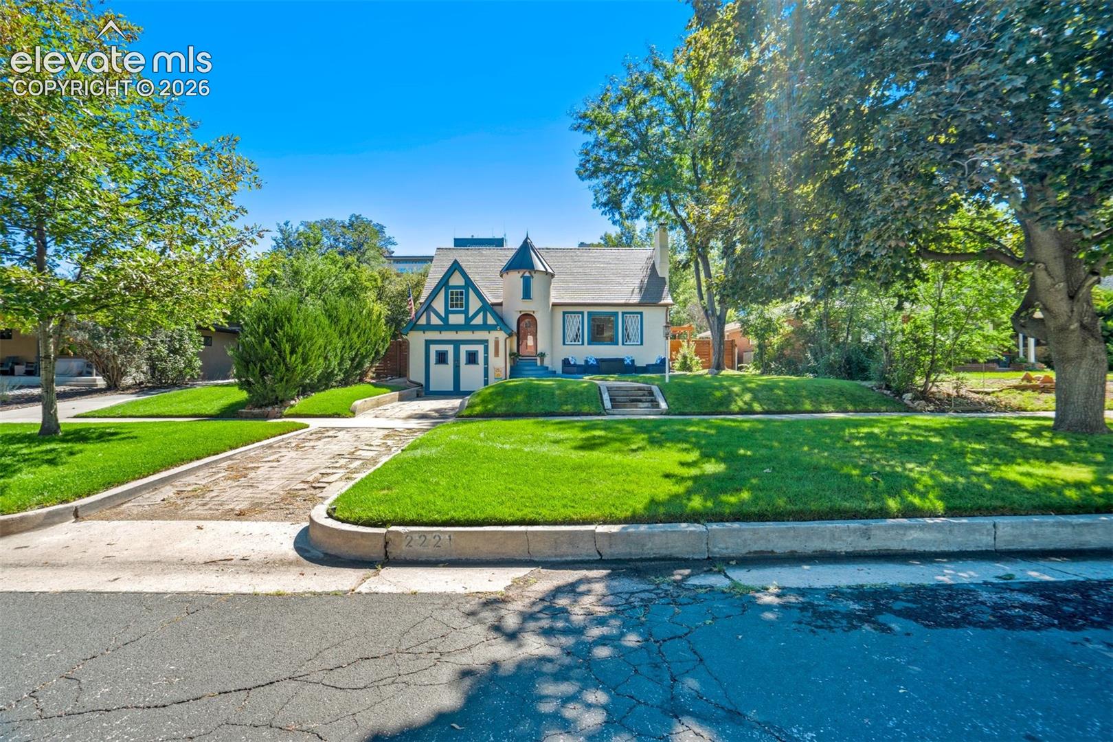 2221 Wood Avenue