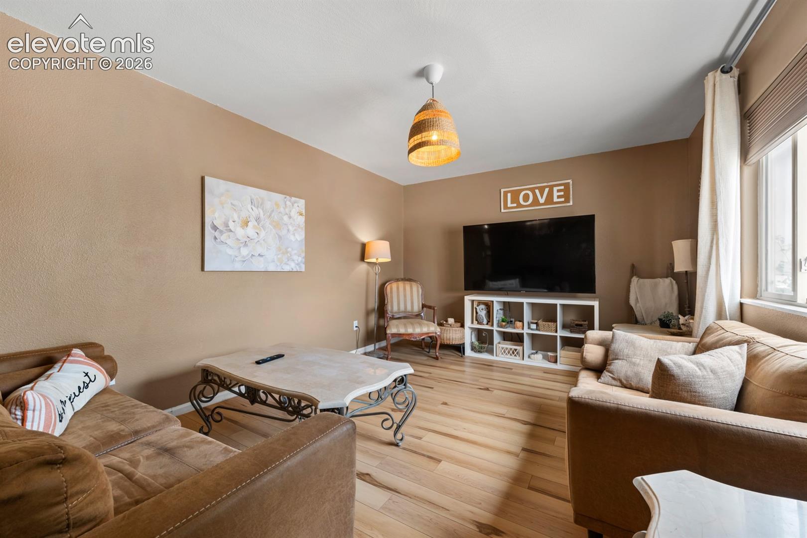 219-221 W Harmony Drive