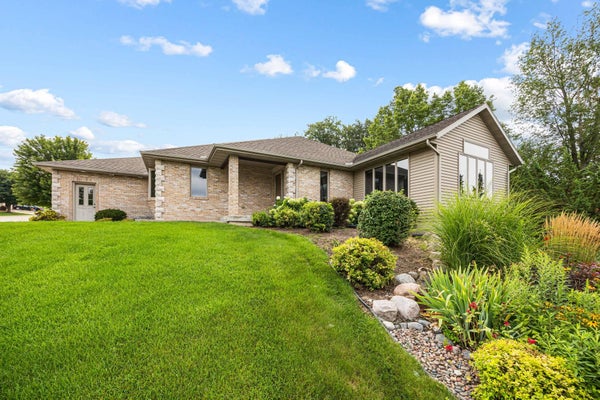 1227 SHERMAN AVE W, FORT ATKINSON, WI 53538 - Image 068df6f077dcf2bbfae1a267196a6a93/571209136