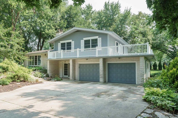 4527 E OAK LN, WINDSOR, WI 53598 - Image 085b7c12e8f33336bc2441bdb796aa40/3653502477