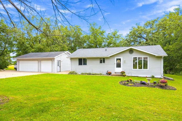 326 E RUSSELL RD, JANESVILLE, WI 53545 - Image 0be2abe2dd5f7a612e30e92eecc95eb3/1703897540