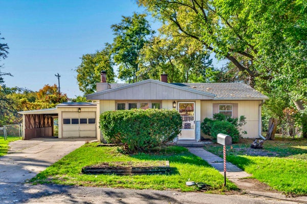975 DANE ST, MADISON, WI 53713 - Image 0f1373f2dbde09e35bf16c281b58a244/1920054783