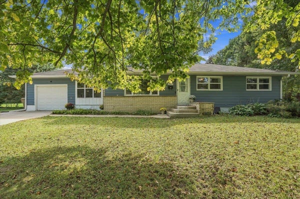 5809 CRABAPPLE LN, MADISON, WI 53711 - Image 14cd3d6bc6d22cc1d3b1bdb3f20867d6/4164685225
