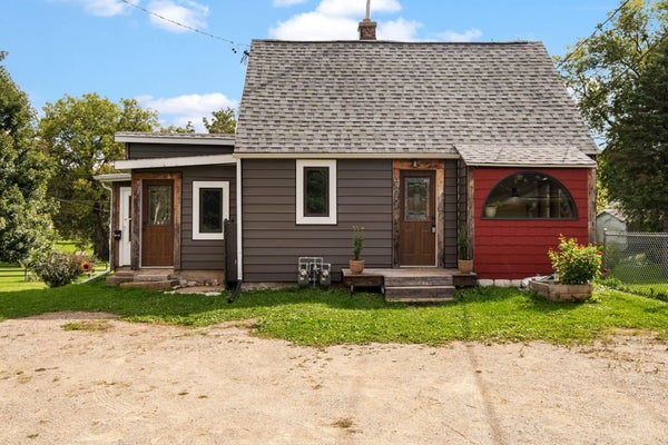 709 BEAVER ST, BEAVER DAM, WI 53916 - Image 1972bf1dda0bb3efe962919fb9bb0ddf/1303229600