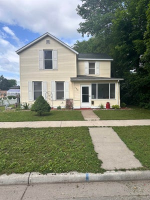 143 N MICHIGAN ST, PRAIRIE DU CHIEN, WI 53821 - Image 203331c8e1f8997c548ba342a8768a1f/774632162
