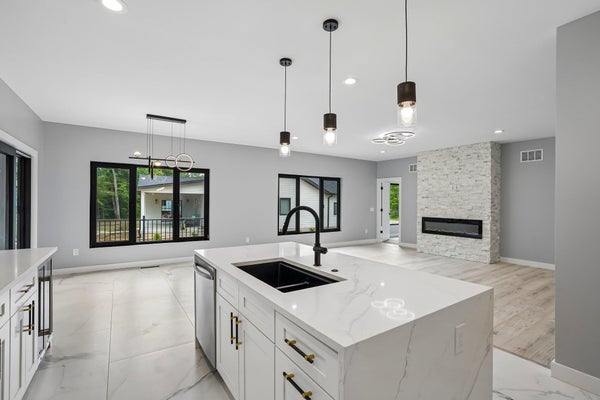 386 OAKBROOK DR, WISCONSIN DELLS, WI 53965 - Image 33f07f4b41e9c33127a3a3d85f2ebe3c/4080246705