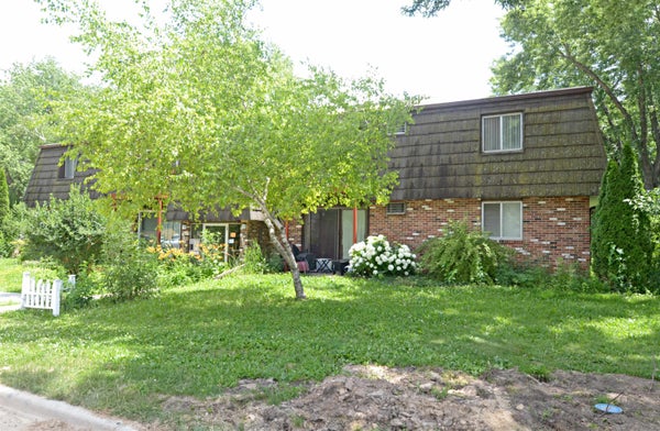 4601 CRESCENT RD APT D, FITCHBURG, WI 53711 - Image 3946fe4c7b5da0f7fe3a6744b23197f6/3628674380