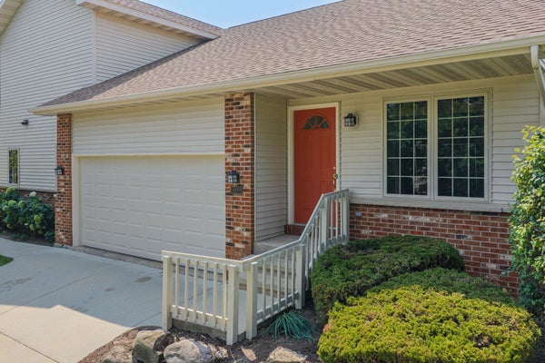 5009 SYCAMORE AVE, MADISON, WI 53704 - Image 480346d5c24b66e59d0d424689a4e06c/3970559060